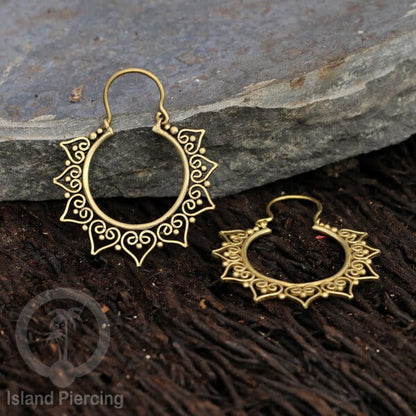Anting dari bahan Kuningan Impor, motif klasik Bali, Tribal Brass Earrings 100% Nickel Free