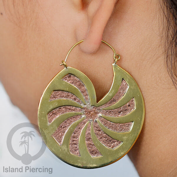 Anting Kuningan seni buatan pakai tangan, hand made Brass Earrings