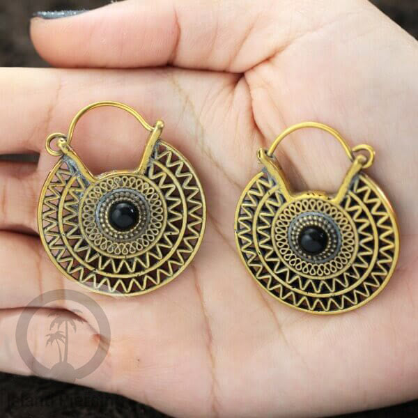 Anting kuningan dengan batu turquoise atau batu onyx hitam, Brass Earring with Stone