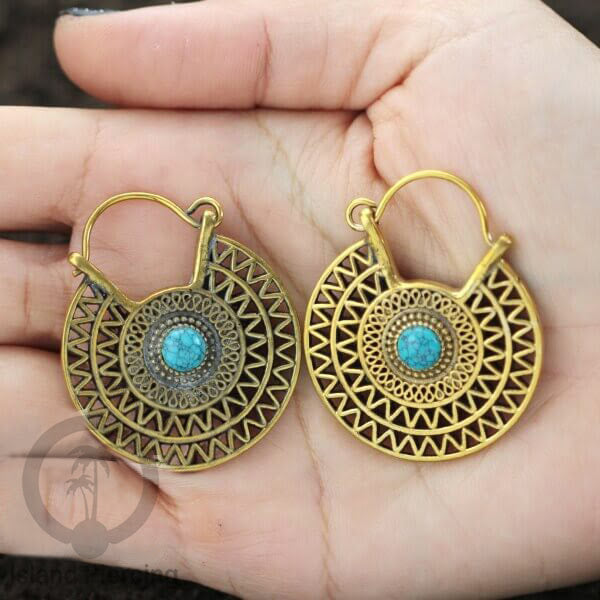 Anting kuningan dengan batu turquoise atau batu onyx hitam, Brass Earring with Stone