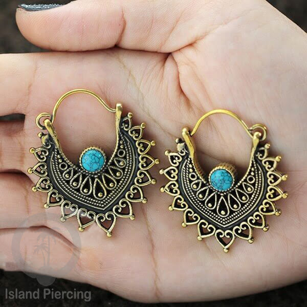 Anting kuningan dengan batu turquoise atau batu onyx hitam, Brass Earring with Stone
