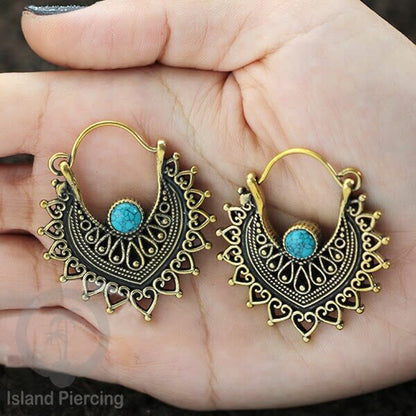 Anting kuningan dengan batu turquoise atau batu onyx hitam, Brass Earring with Stone