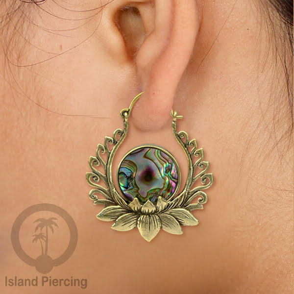 Anting kuning besar dengan motif teratai dengan Kerang Paua asli dan Motif Gothic Brass Earring