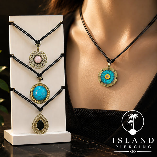 Kalung Liontin Kuningan dengan Batu Turquoise Brass Pendant Necklace with Turquoise