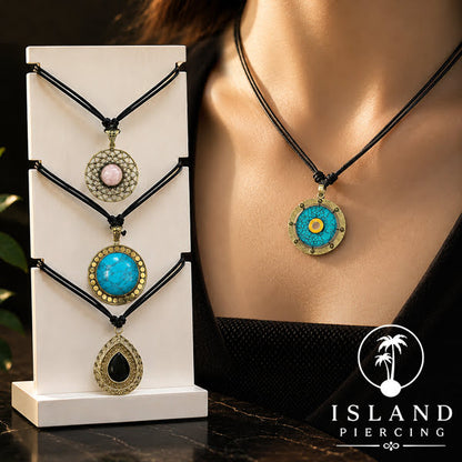 Kalung Liontin Kuningan dengan Batu Turquoise Brass Pendant Necklace with Turquoise
