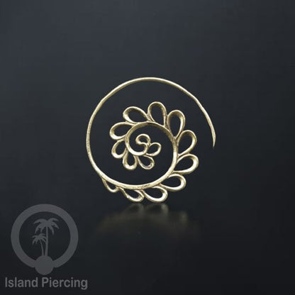 Anting Tindik Kuningan Motif Tribal ukuran lubang telinga biasa. Brass Tribal Piercing