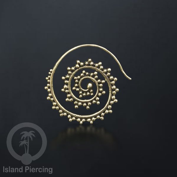 Anting Tindik Kuningan Motif Tribal ukuran lubang telinga biasa. Brass Tribal Piercing