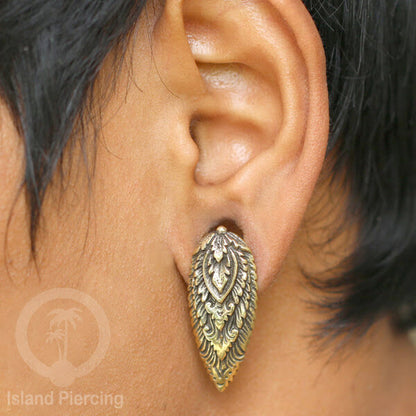 Brass Ear-plug Tindik plug kuningan model besar ke bawah yang sangat unik.