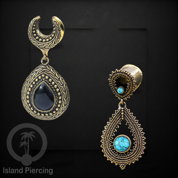 Brass Ear-Saddle Tindik Plug Kuningan pakai Liontin tetes dengan Batu besar.