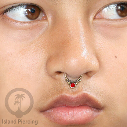 Septum piercing dan Tindik anting kuningan dengan batu, Tragus, Daith dan Helix Piercing