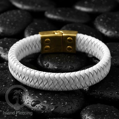 Gelang Tangan Kulit dan Kuningan buatan pakai tangan dari bahan berkualitas