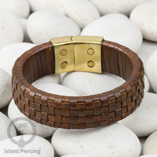 Gelang Tangan Kulit Anyaman dengan Kuningan buatan pakai tangan dari bahan berkualitas