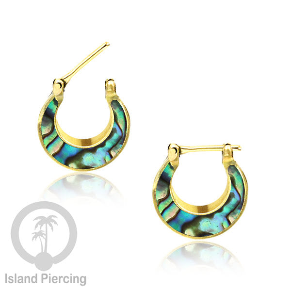 Brass Piercing Clickers Tindik Septum Anting Telinga dari kuningan dengan hiasan kerang.