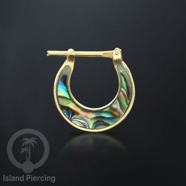 Brass Piercing Clickers Tindik Septum Anting Telinga dari kuningan dengan hiasan kerang.