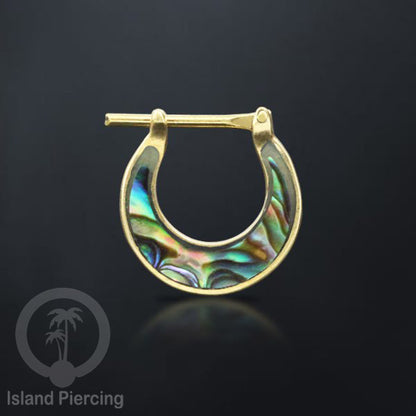 Brass Piercing Clickers Tindik Septum Anting Telinga dari kuningan dengan hiasan kerang.