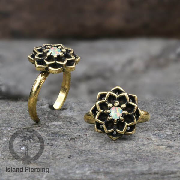 Cin-cin jari kaki Kuningan dengan Opal putih Brass Toe Rings with White Opal