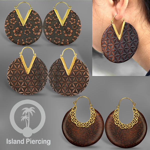 Anting Kayu Ukiran dengan Kuningan yang istimewa, Brass with Wood Earrings