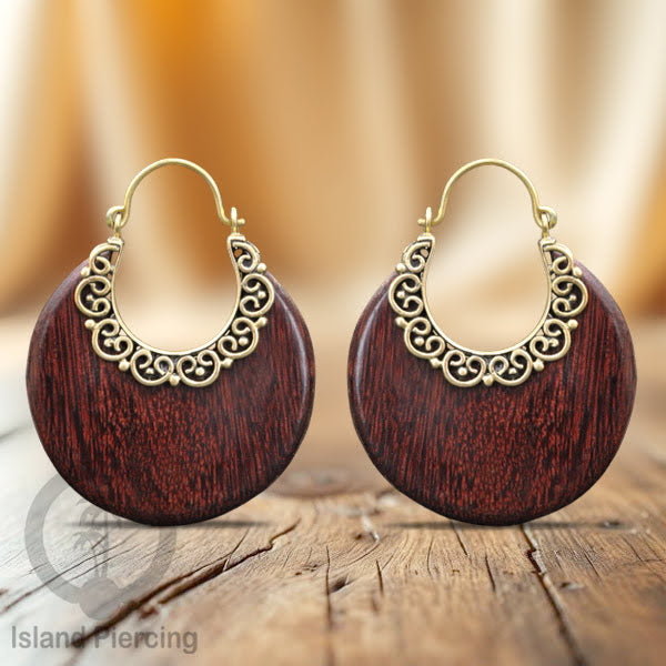 Anting Kayu Ukiran dengan Kuningan yang istimewa, Brass with Wood Earrings