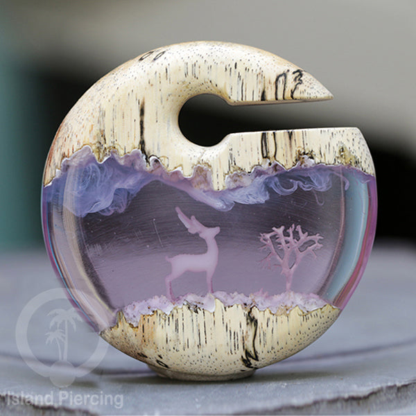 Tindik Anting Piercing Epoxy dan Kayu Ear-weight motif Salju dengan beruang dan rusa.