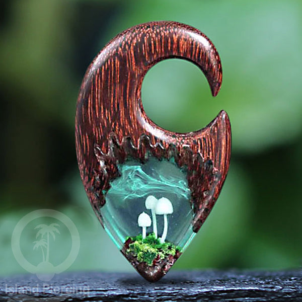Tindik Anting Piercing Epoxy dan Kayu Ear-weight motif mushroom atau jellyfish