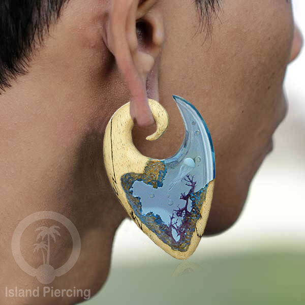 Tindik Anting Piercing Epoxy dan Kayu Ear-weight motif mushroom atau jellyfish