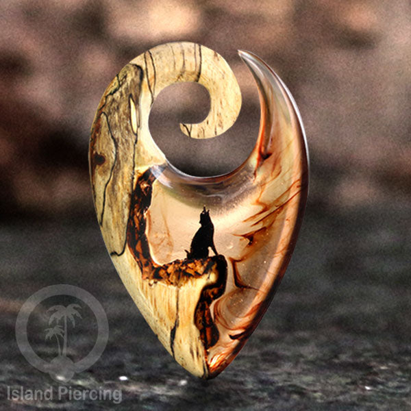 Tindik Anting Piercing Epoxy dan Kayu Ear-weight motif Serigala atau Gunung Api