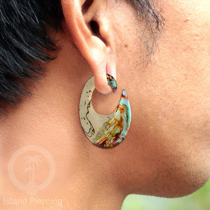 Tindik Anting Piercing Epoxy dan Kayu Ear-weight motif ukiran kayu dan resin warna-warni
