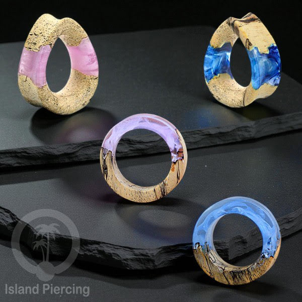 Tindik Ear-tunnel Piercing dari kayu ukiran tangan kombinasi resin warna warni