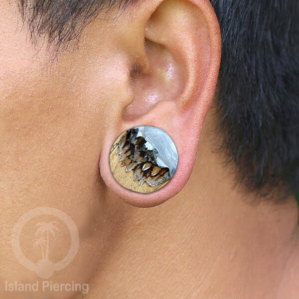Tindik Ear-plug Piercing dari kayu ukiran tangan kombinasi resin warna warni