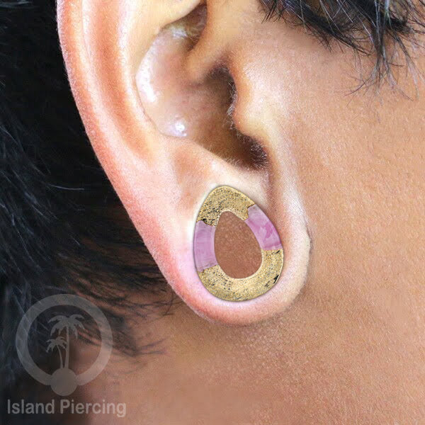 Tindik Ear-tunnel Piercing dari kayu ukiran tangan kombinasi resin warna warni