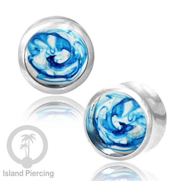 Tindik Ear-plug Resin dalam tunnel kuningan