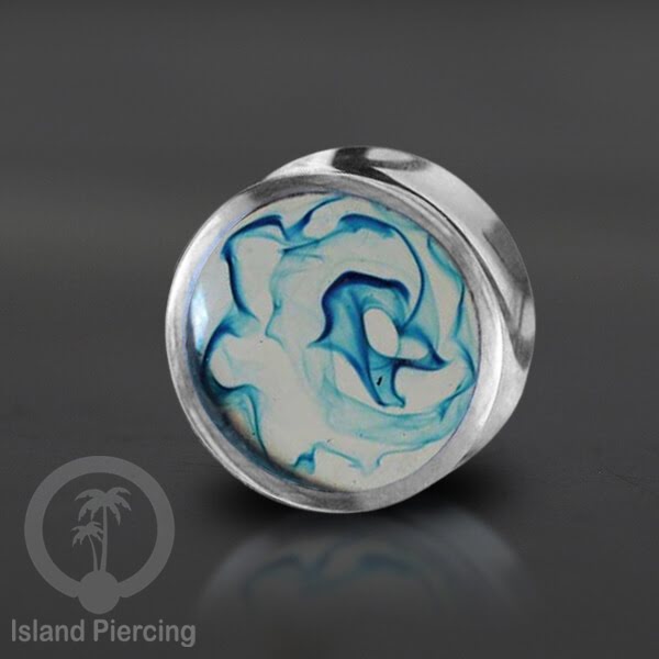 Tindik Ear-plug Resin dalam tunnel kuningan