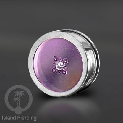 Tindik Ear-plug Resin dalam Flesh Tunnel Kuningan dengan desain Baja di dalam