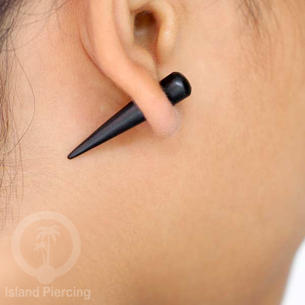 Fake Wood Piercing, Tindik palsu sistem push, model kayu taring warna coklat dan hitam.