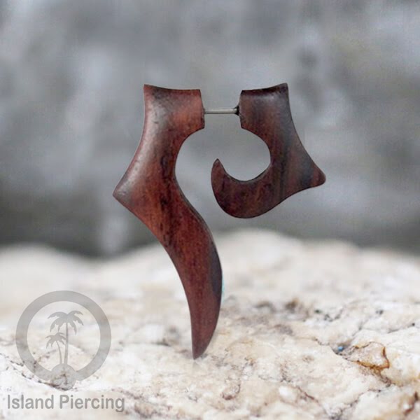 Fake wood piercing, Tindik palsu, Model Kayu Sono warna natural yang datar. Sistem Push