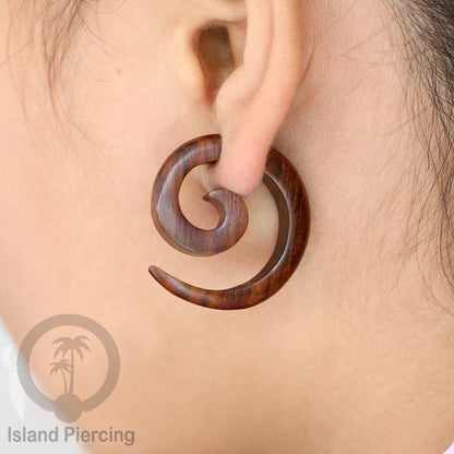 Fake wood piercing, Tindik palsu, Model Kayu sederhana yang datar warna Coklat