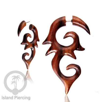 Anting Tindik Kayu ukiran tangan pakai sistem push cocok telinga. Fake wooden piercing jewelry
