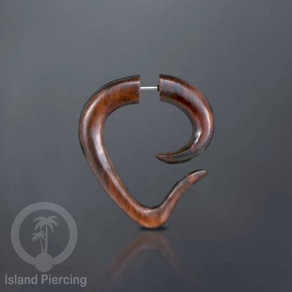 Anting Tindik Kayu ukiran tangan pakai sistem push cocok telinga. Fake wooden piercing jewelry