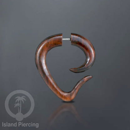 Anting Tindik Kayu ukiran tangan pakai sistem push cocok telinga. Fake wooden piercing jewelry