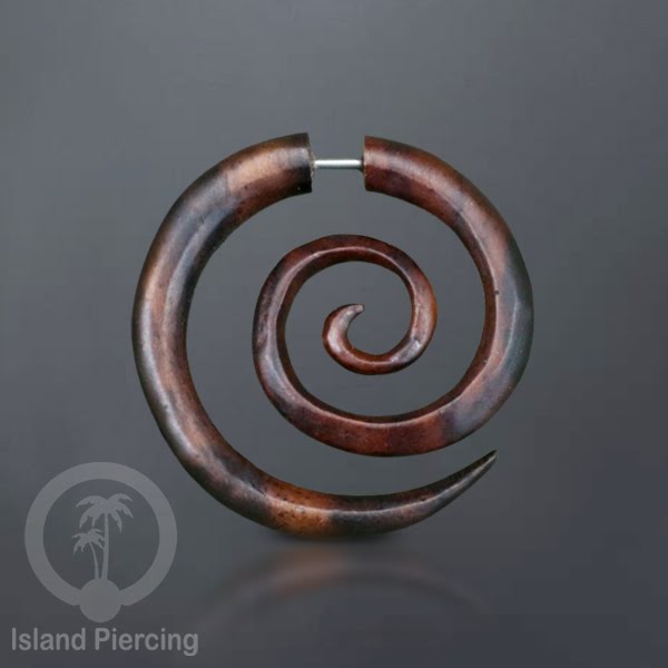 Anting Tindik Kayu ukiran tangan pakai sistem push cocok telinga. Fake wooden piercing jewelry