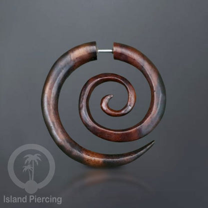 Anting Tindik Kayu ukiran tangan pakai sistem push cocok telinga. Fake wooden piercing jewelry