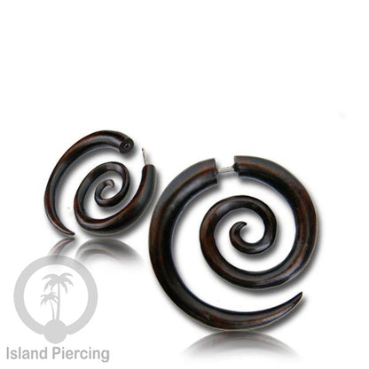 Anting Tindik Kayu ukiran tangan pakai sistem push cocok telinga. Fake wooden piercing jewelry