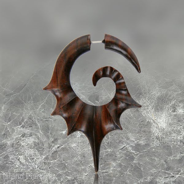 Fake Wood Piercing, Tindik palsu model Kayu ukiran tangan pakai sistem push.