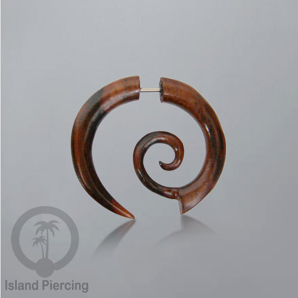 Anting Tindik Kayu ukiran tangan pakai sistem push cocok telinga. Fake wooden piercing jewelry