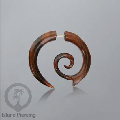 Anting Tindik Kayu ukiran tangan pakai sistem push cocok telinga. Fake wooden piercing jewelry