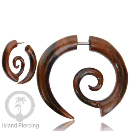 Anting Tindik Kayu ukiran tangan pakai sistem push cocok telinga. Fake wooden piercing jewelry