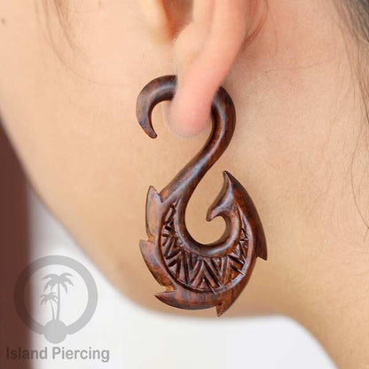 Anting Tindik ukiran Kayu pakai sistem push cocok semua lubang telinga. Fake wooden piercing