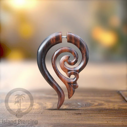 Anting Tindik ukiran Kayu pakai sistem push cocok semua lubang telinga. Fake wooden piercing