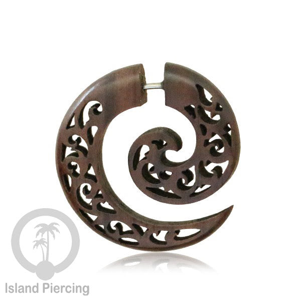 Anting kayu "fake piercing" model spiral dengan ukiran menarik. Fake wood piercing spirals with push system