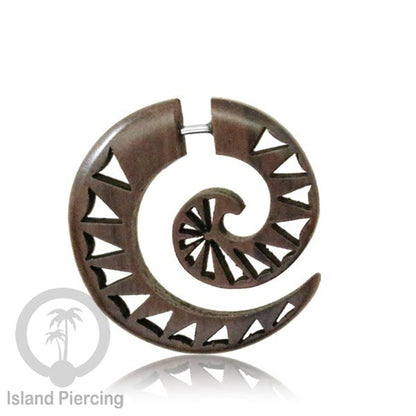 Anting kayu "fake piercing" model spiral dengan ukiran menarik. Fake wood piercing spirals with push system
